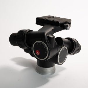 Monfrotto 405 - 3 way geared photo head (2 plates)